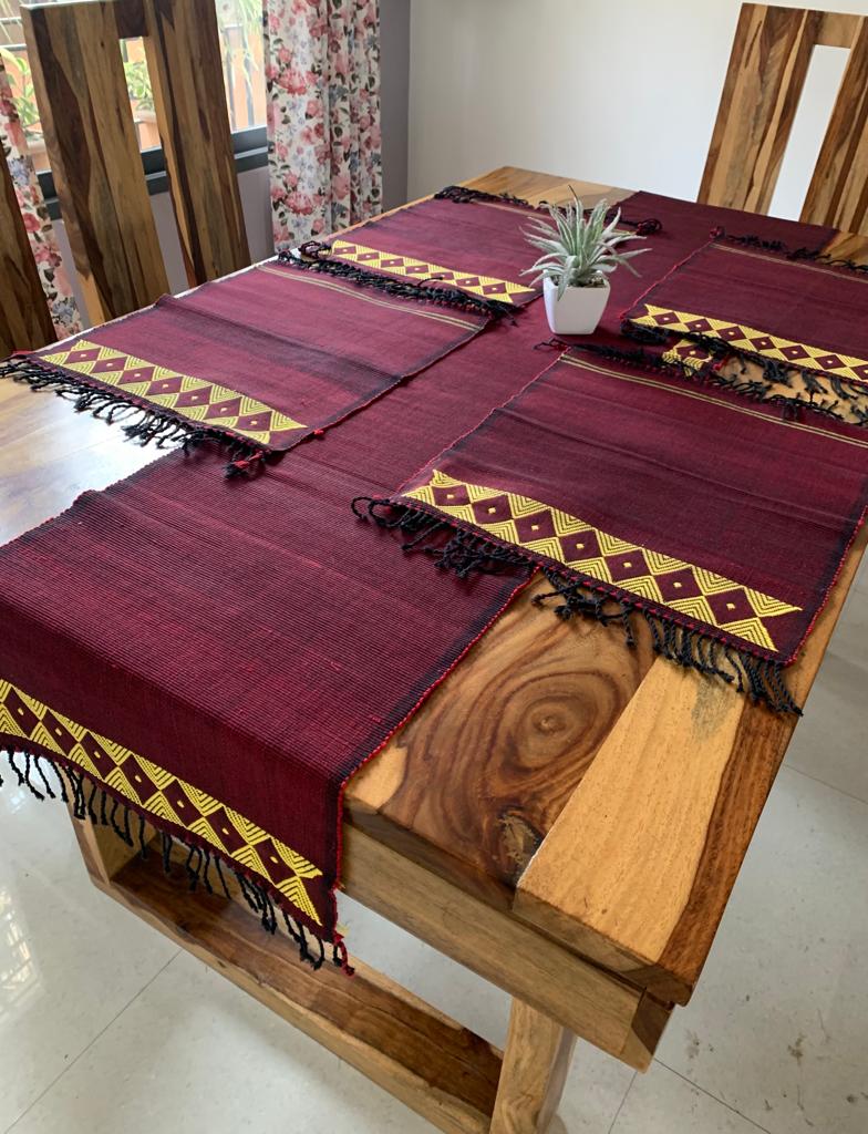 Table mats , Table runners